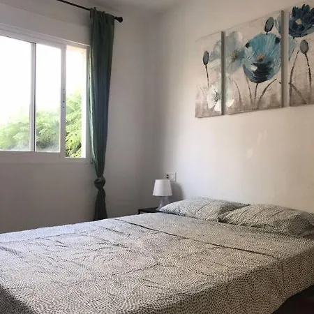 Lovely One Bedroom Unit With Balcony And Pool Appartamento *