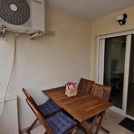 Lovely One Bedroom Unit With Balcony And Pool アパート デニア