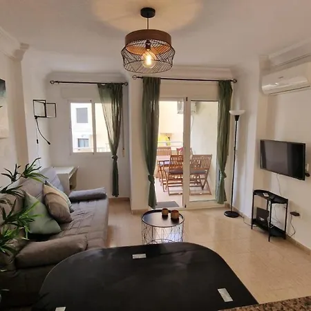 Lovely One Bedroom Unit With Balcony And Pool * デニア