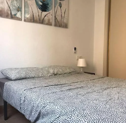 Lovely One Bedroom Unit With Balcony And Pool アパート