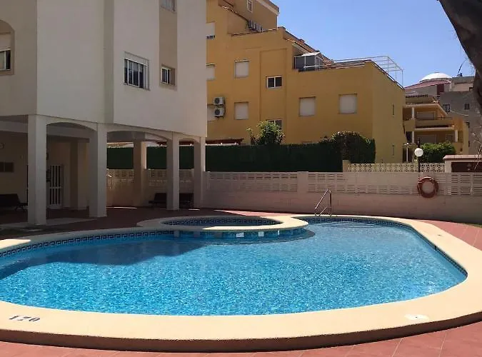 Lovely One Bedroom Unit With Balcony And Pool アパート